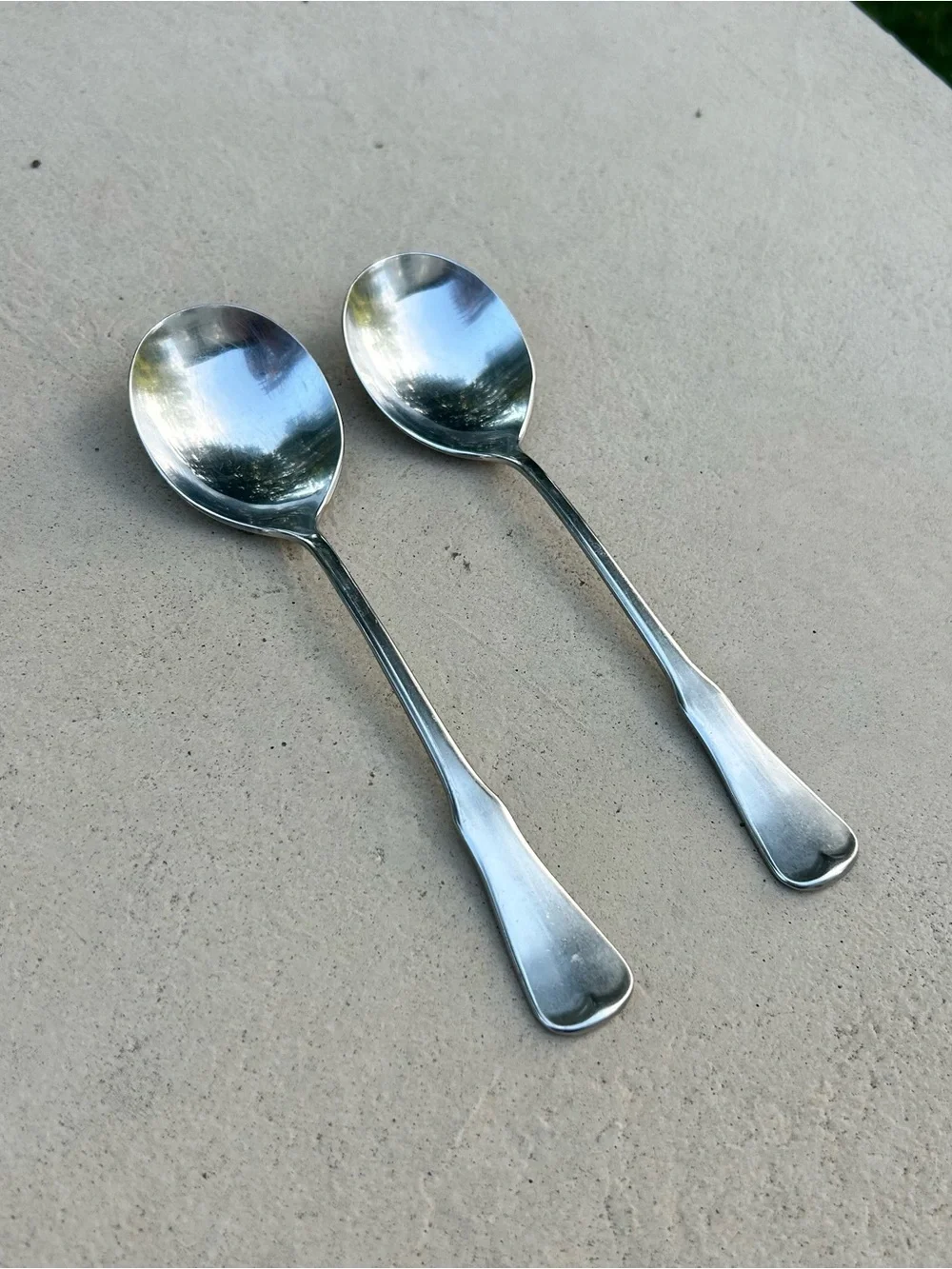 Oneida Patrick Henry Set of 2 Gumbo Round Soup Spoons